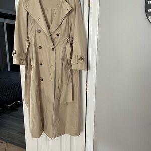 Long length Rachel Zoe Beige Double-Breasted Trench Coat. Excellent condition